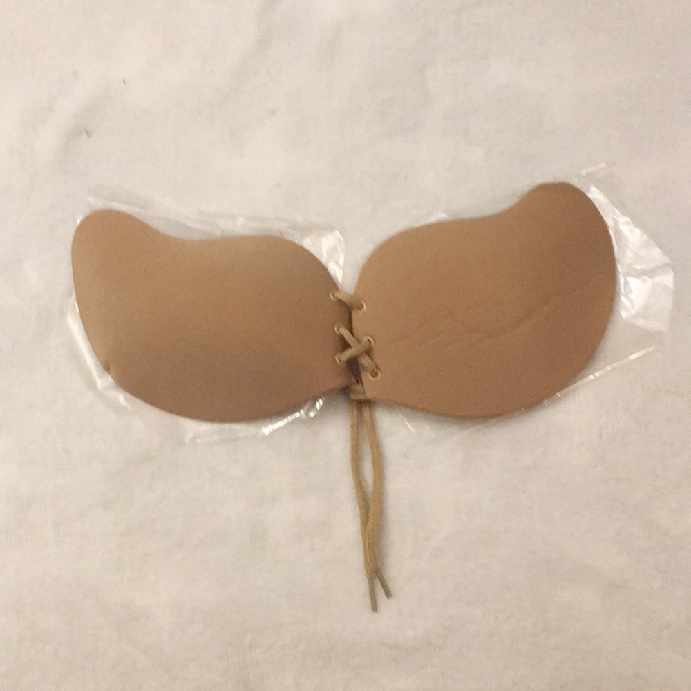 Strapless sticky bra size D